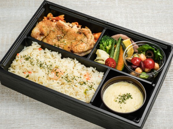 【スープ付き】チキンの香草焼き＆ダブルサラダ弁当