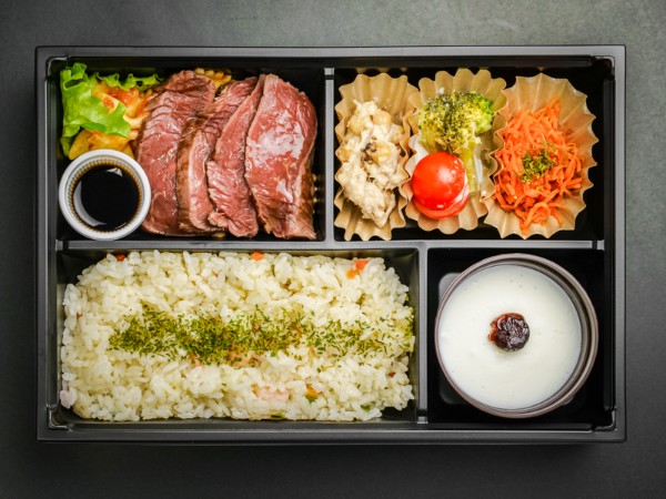 【デザート付き】牛ランプステーキのバルサミコソース弁当