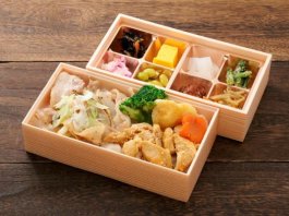 鶏の炙り焼きと豚塩カルビ重