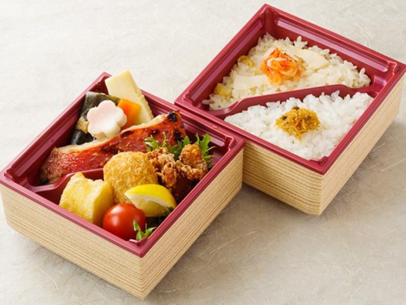 魚の西京焼きと卯の花コロッケの二段弁当