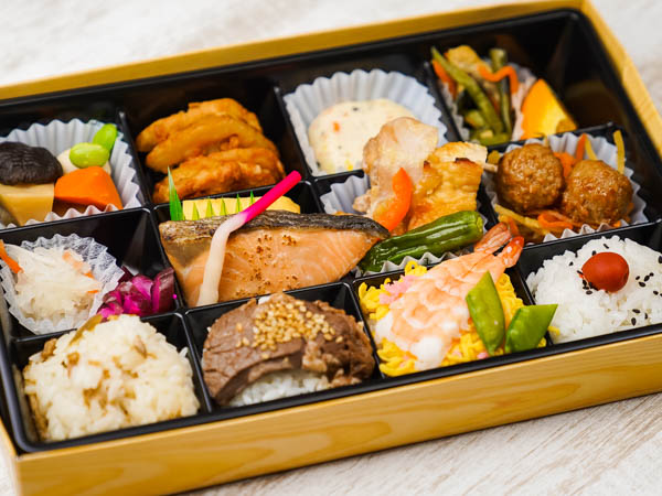 十二割和風幕の内【焼肉御飯＆海老ちらし】