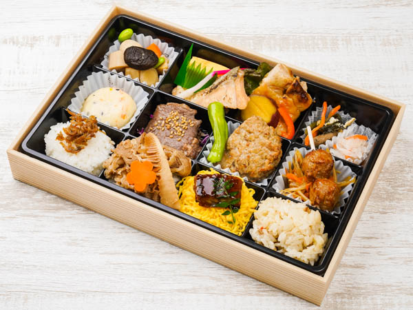 premium十二割和風幕の内【牛すき焼き御飯＆うなぎ御飯】