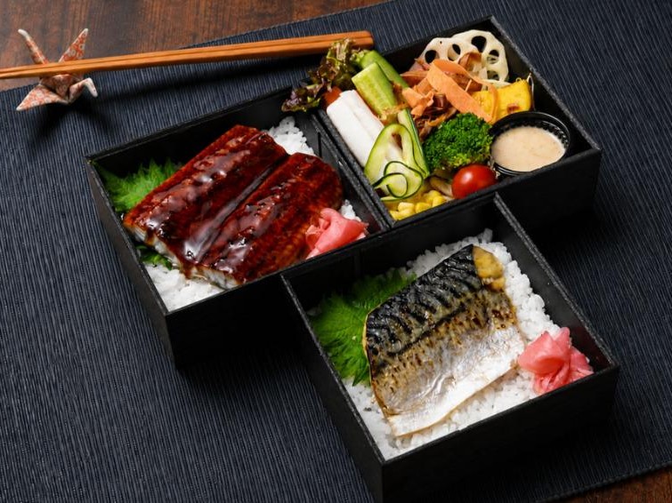 ふっくら鯖の塩焼き＆鰻＆彩サラダ3段重