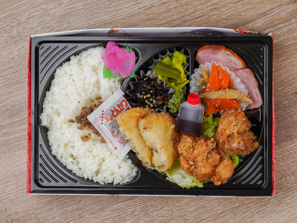 和牛コロッケ＆秘伝の唐揚げ弁当