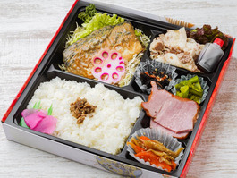 彩り鯖の味噌煮＆もち豚冷しゃぶ弁当