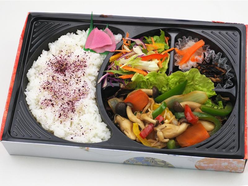 きのこ旨煮炒め＆ヘルシーサラダ（ベジタリアン・ビーガン・ハラル対応）