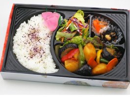 ナスとじゃがいも野菜炒め＆ヘルシーサラダ（ベジタリアン・ビーガン・ハラル対応）