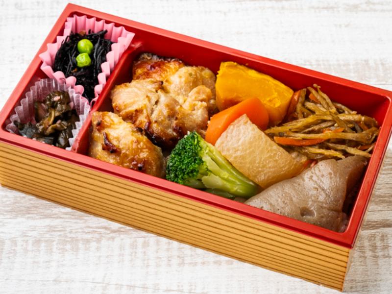 七色野菜の鶏肉重（ネギみそ焼き）