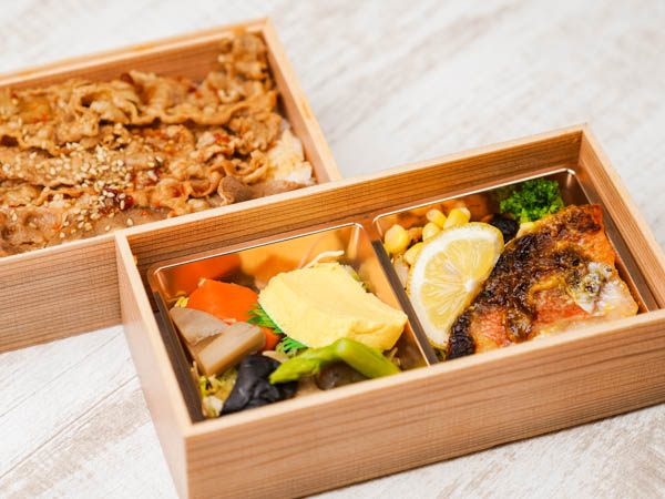 牛カルビ飯と赤魚の西京焼二段重