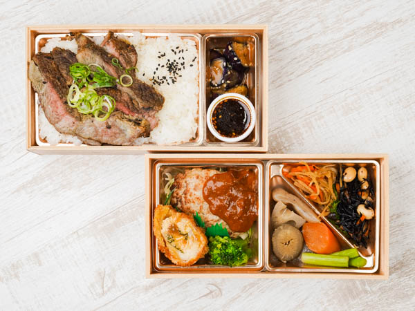 大麦牛（アンガス）とハンバーグ二段重