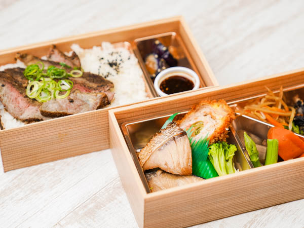 大麦牛（アンガス）ステーキと鰤の照焼二段重