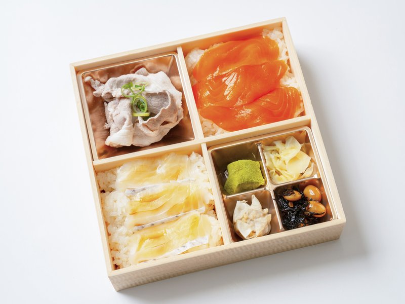 サーモンと白身の漬け重弁当