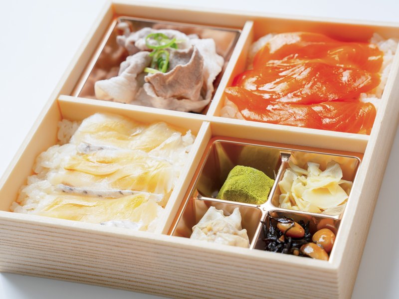 サーモンと白身の漬け重弁当