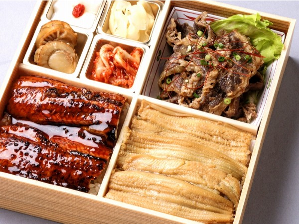鰻と穴子の牛カルビのスタミナ満点弁当