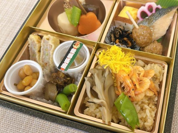 11月12月限定　観劇幕の内弁当～桜えびと舞茸五目御飯～