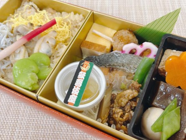 春季限定（3月4月）観劇弁当～煮あさりとシラスの五目御飯～