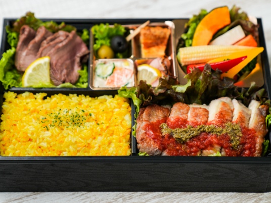 ターメリックライスと特選ローストチキン御膳