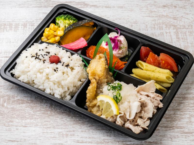 Deli弁当 白身魚と豚しゃぶネギぽん