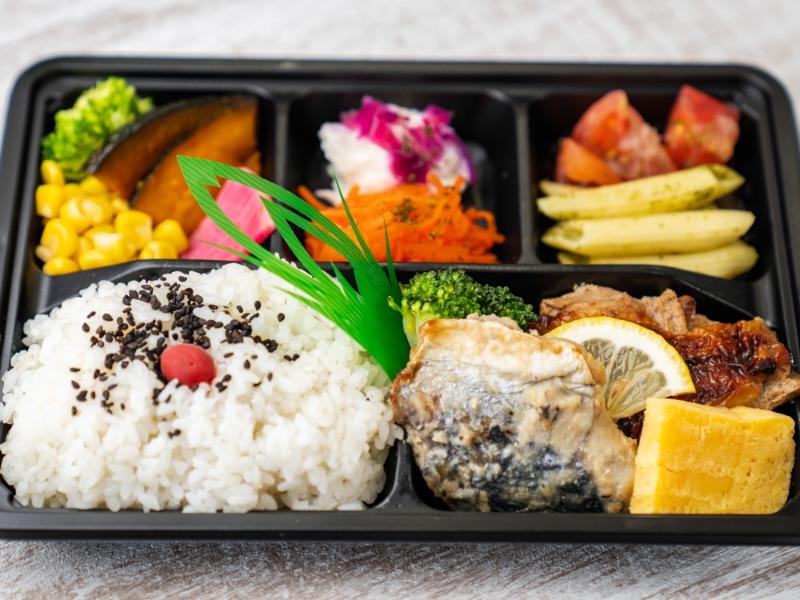 Deli弁当 鰆の西京焼き＆照り焼きチキン