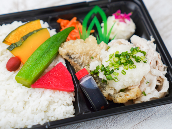 Deliランチ 白身魚と豚しゃぶのネギぽん