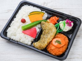 Deliランチ 白身魚のジェノベーゼ＆ビスクソースのカニクリ