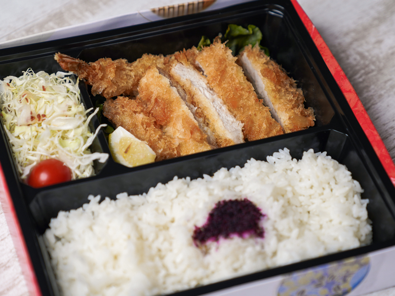 ロースかつ＆海老フライ弁当（小）