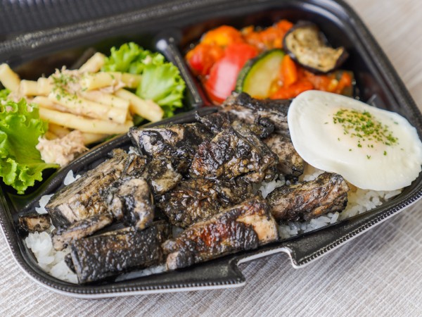 炭・炙り鶏弁当