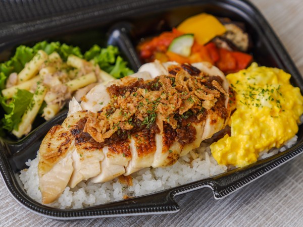【選べるソース】炭火焼き鶏むね一枚ステーキ弁当