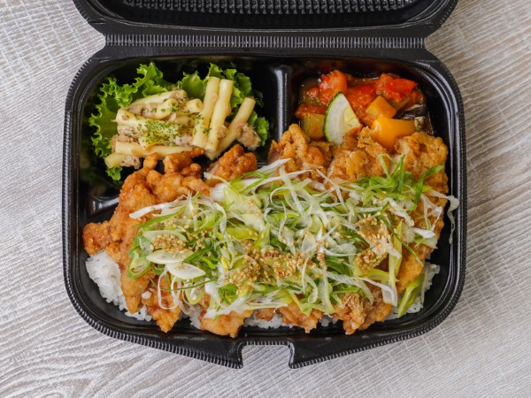 一枚揚げ鶏の自家製葱ソース弁当