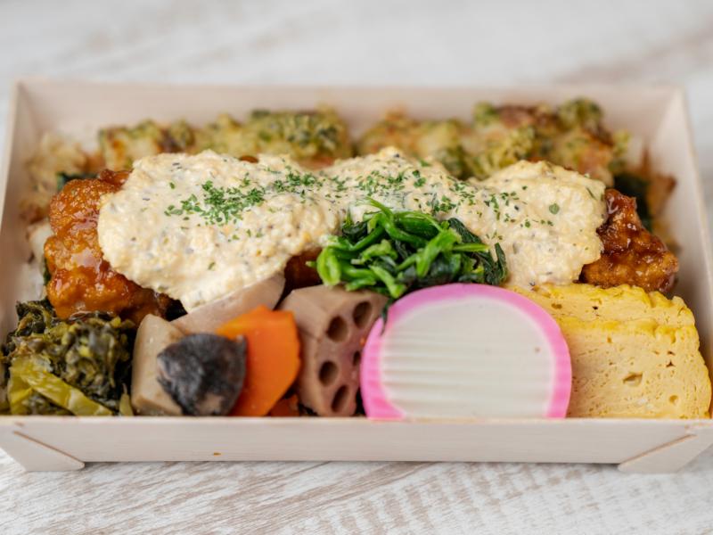 自家製タルタルソースのチキン南蛮海苔弁当