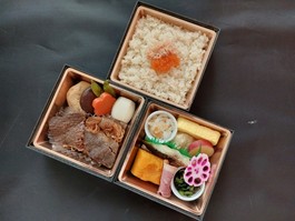 三段重：黒毛和牛すき焼き 瑞雲[78]