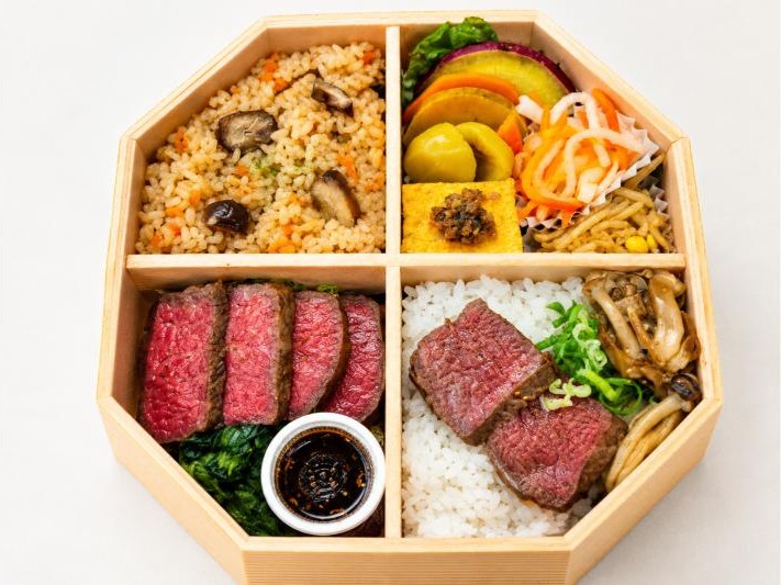 黒毛和牛ステーキと栗の炊き込みご飯 秋の八角重【9月16日～11月30日まで】
