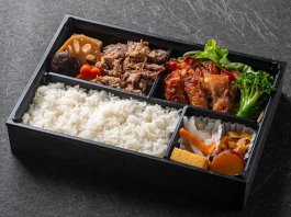 黒毛和牛すき焼きと鶏香味焼き弁当