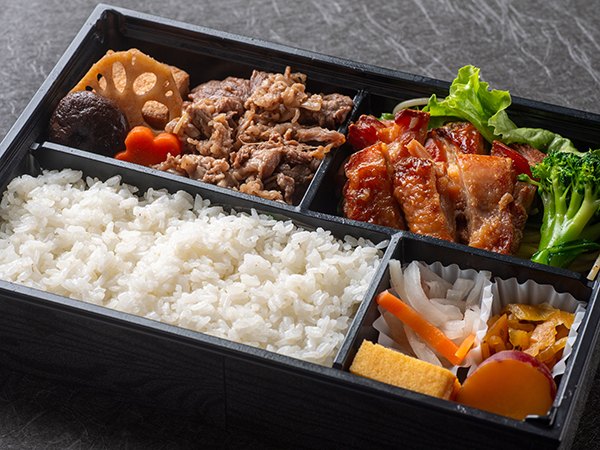 黒毛和牛すき焼きと鶏香味焼き弁当