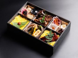 国産A5和牛しっとり焼肉と炭火焼うなぎちらしの厳選幕の内御膳