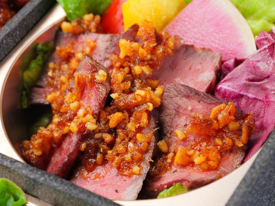 青龍～特製炒飯と黒毛牛ステーキのXO醬ソースと油淋鶏と黒酢酢豚～