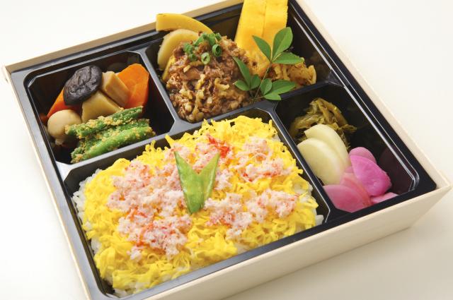 㐂船 和牛のすき焼弁当（かに飯）