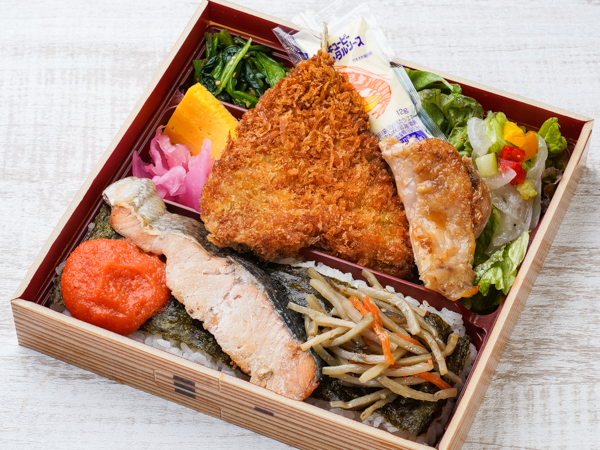 鶏の照り焼きとアジフライ海苔幕の内