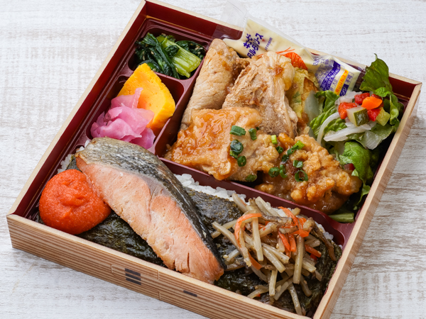 豚ロース生姜焼きとチキン南蛮海苔幕の内