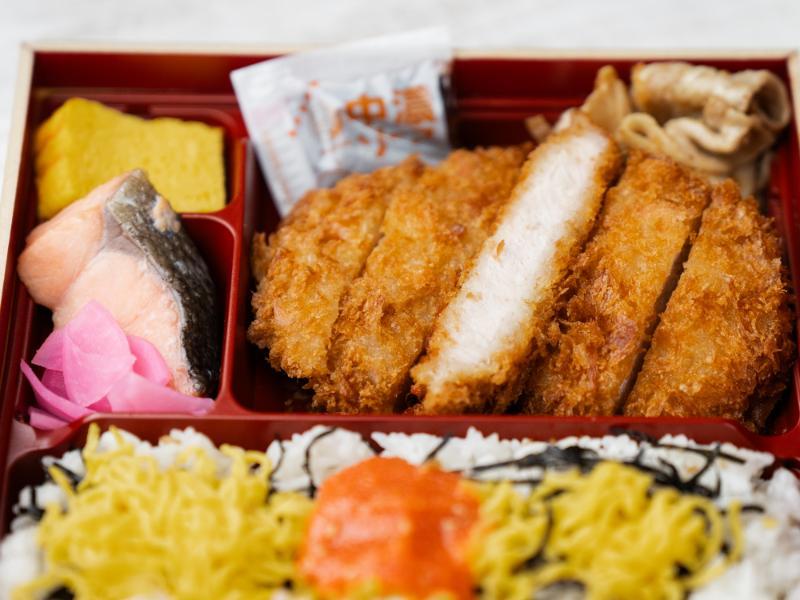 生姜焼きロースカツ海苔幕の内