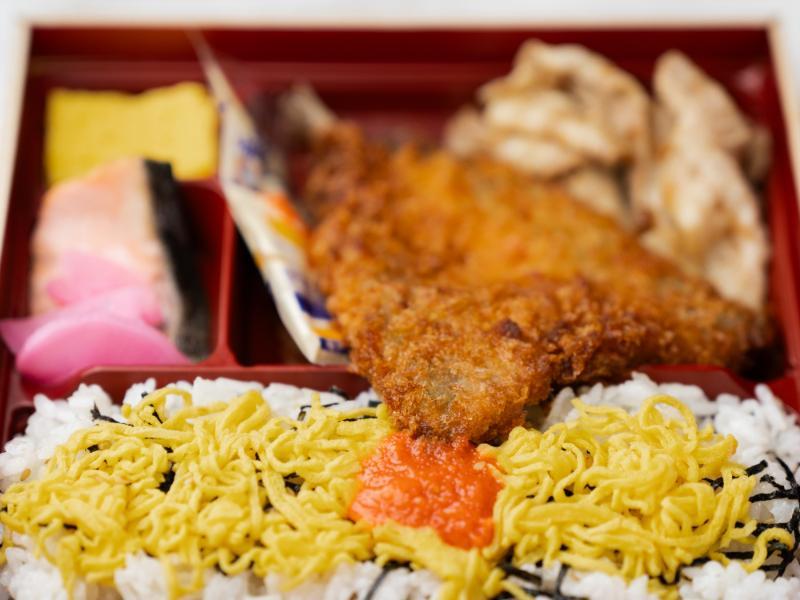 生姜焼きアジフライ海苔幕の内