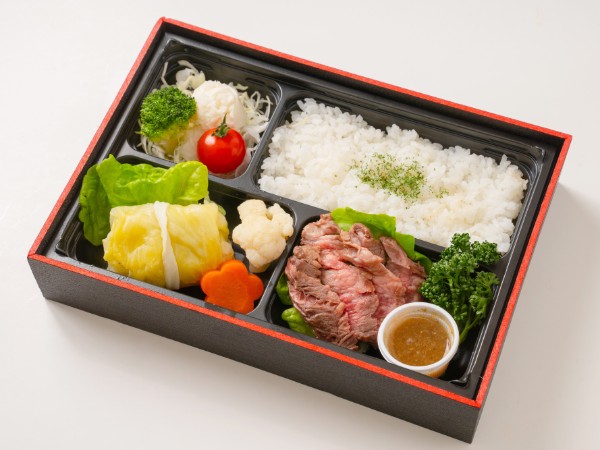 特選ビフテキとロールキャベツ弁当