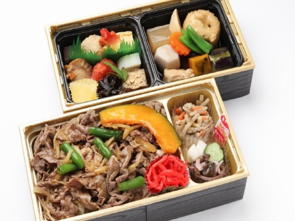 黒毛和牛牛しぐれ二段弁当