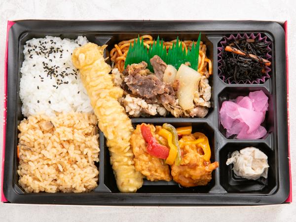 出汁の効いた和風焼肉と唐揚甘酢餡かけ弁当