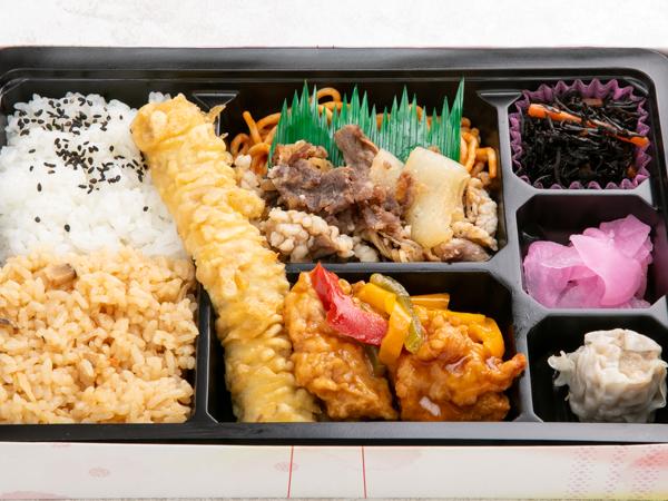 出汁の効いた和風焼肉と唐揚甘酢餡かけ弁当