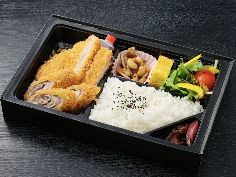 【特選】ロースかつと梅しそロール御膳