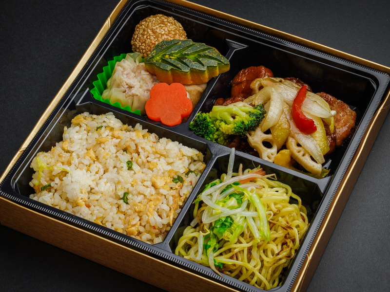 【4升】三元豚の酢豚と炒飯弁当