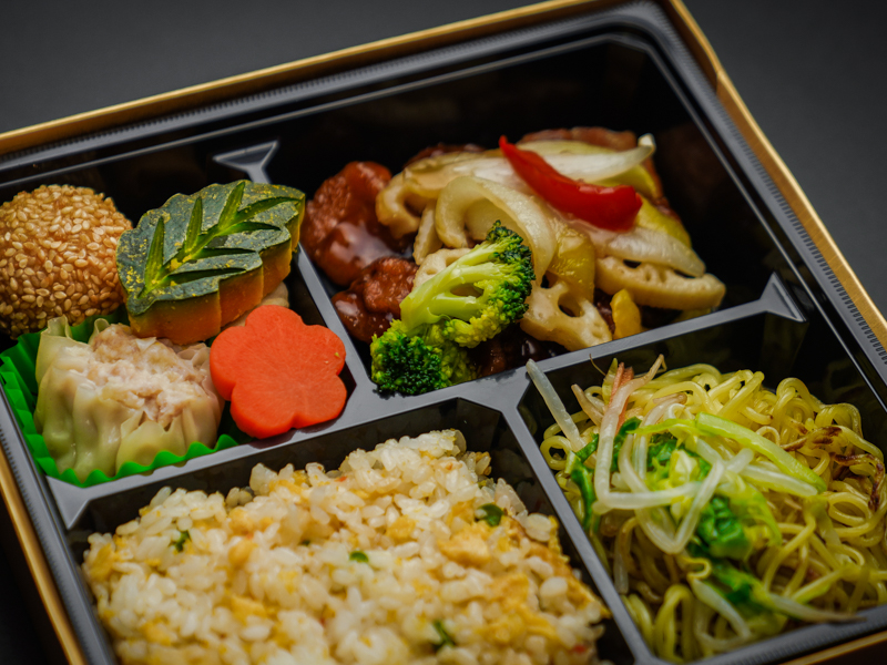 【4升】三元豚の酢豚と炒飯弁当