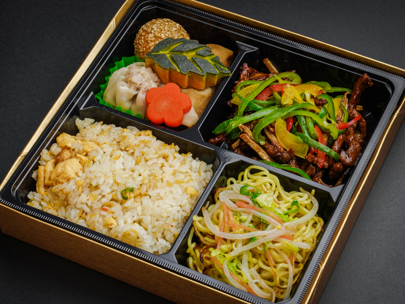 【4升】青椒肉絲（チンジャオロースー）と炒飯弁当
