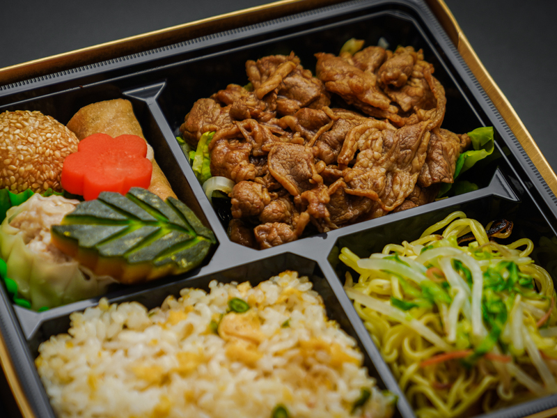 【4升】牛カルビ四川炒めと炒飯弁当